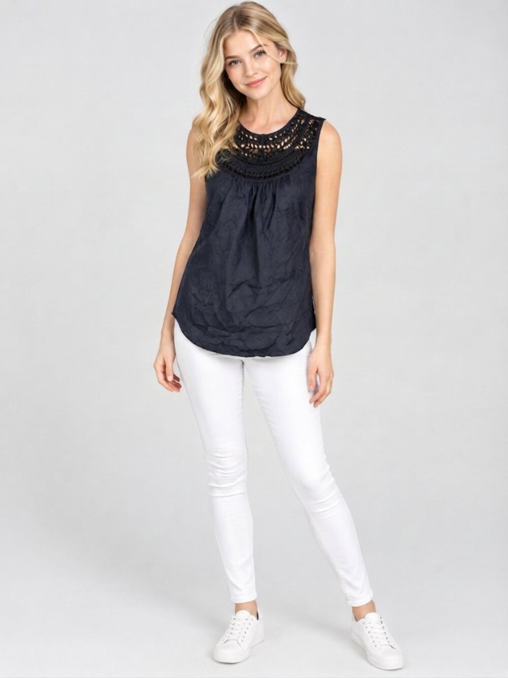2/$30 Elie Tahari Openwork Crochet Neck Sleeveless Blouse Black Small #A4840